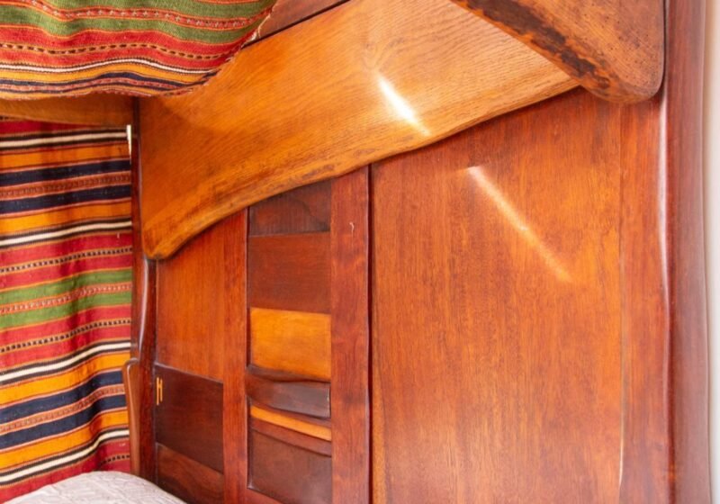 Bedside Table: Choosing the Right Height, Storage and Size