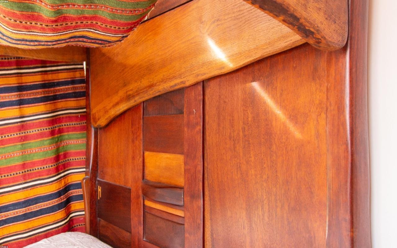 Bedside Table: Choosing the Right Height, Storage and Size
