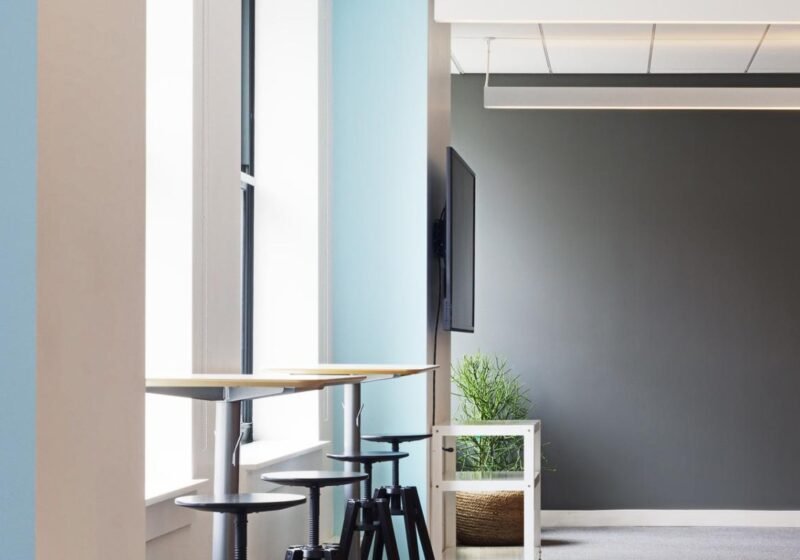 Hallway Rug Runner: How to Choose a Durable, Safe Fit