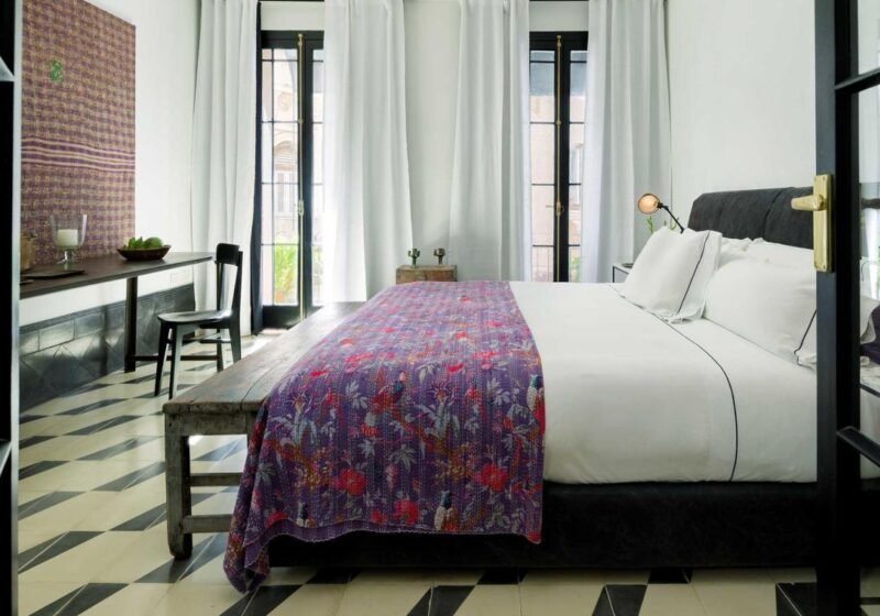 Modern Wardrobe: How to Choose Storage That Works in the Room