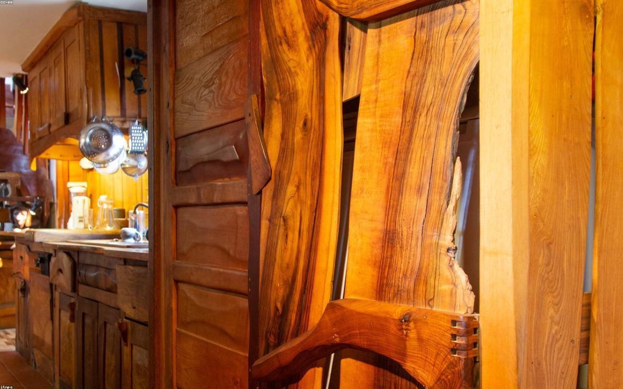 pine skirting board arranged in a practical UK setting