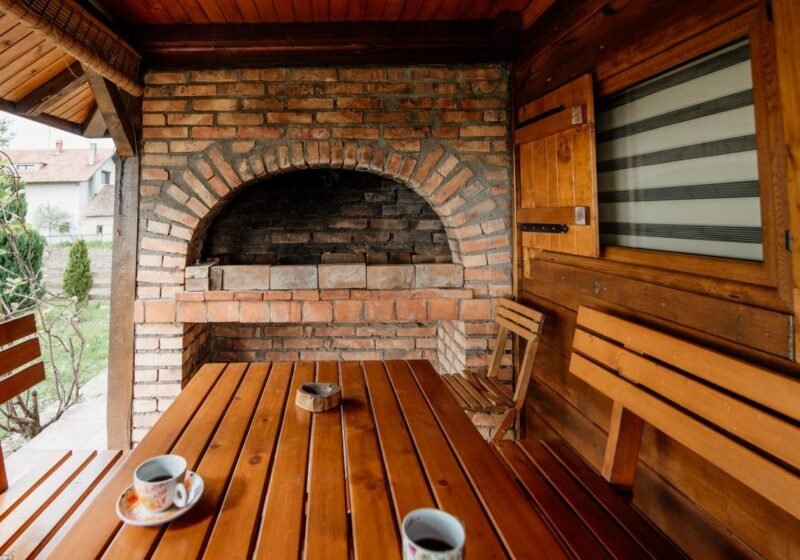 Rugged Dining Table: How to Choose a Durable Table for Everyday Use